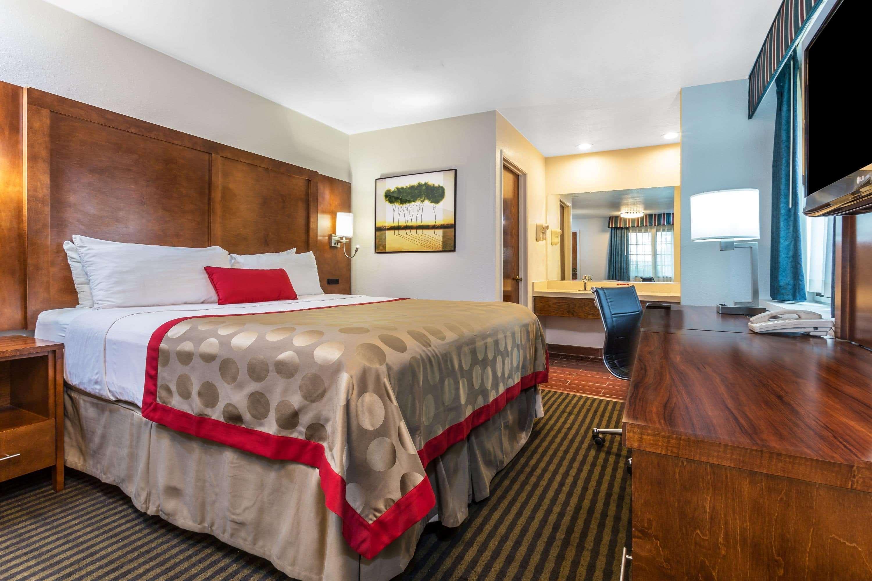 Ramada By Wyndham Mountain View Hotel Exterior photo